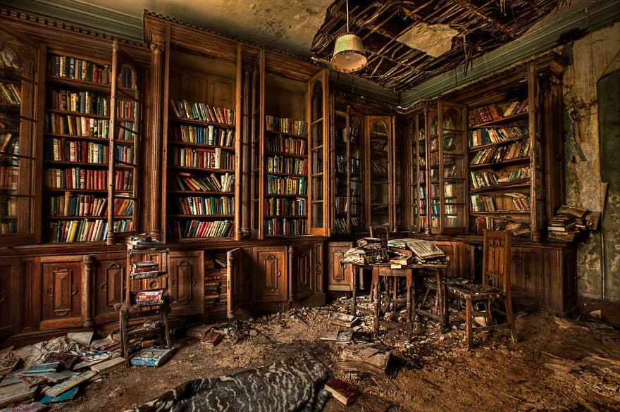 Le mystère de la bibliothèque abandonnée