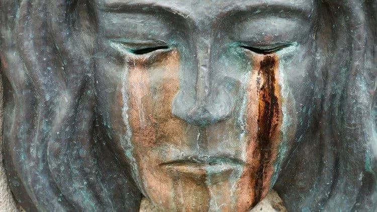 Le mystère des statues qui pleurent